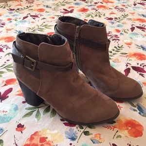 New directions suede booties, 8